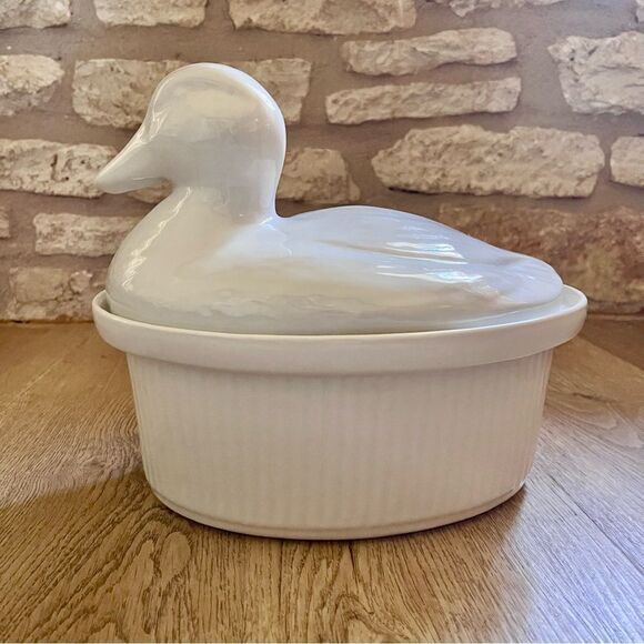 Vintage California White Nesting Duck Lid Oval Casserole Dish - Picture 2 of 16